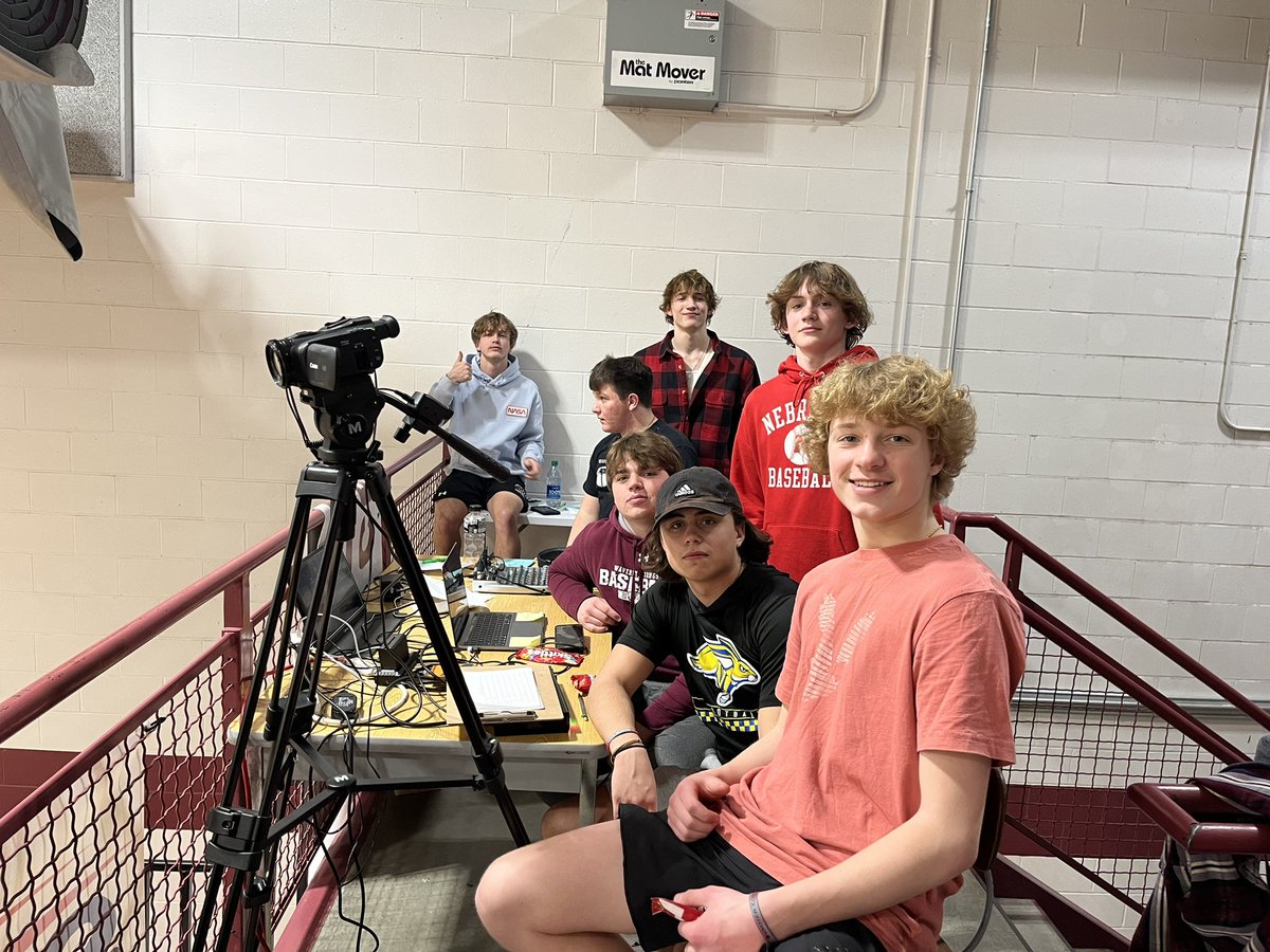shawn_ekwall's tweet photo. @WaverlyStriv crew hard at work tonight during the York-Waverly hoops games. Proud of all their hard work this year👍 https://t.co/r8M3HEISc5