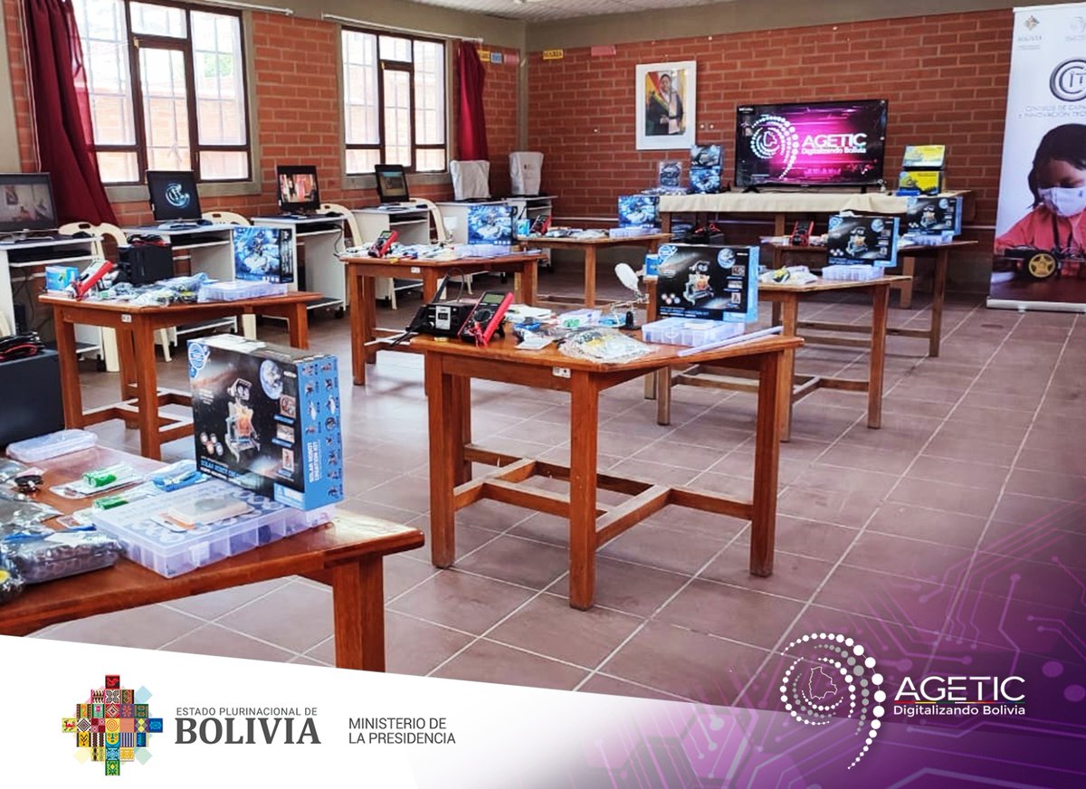AgeticBolivia's tweet photo. #Hoy el municipio de Salinas del departamento de #Oruro, se beneficia con la implementación de su primer Centro de Capacitación e Innovación Tecnológica, espacio que brindará al municipio capacitaciones gratuitas en tecnología, robótica y reparación de celulares 🤝. https://t.co/PJ4hbFhm3C