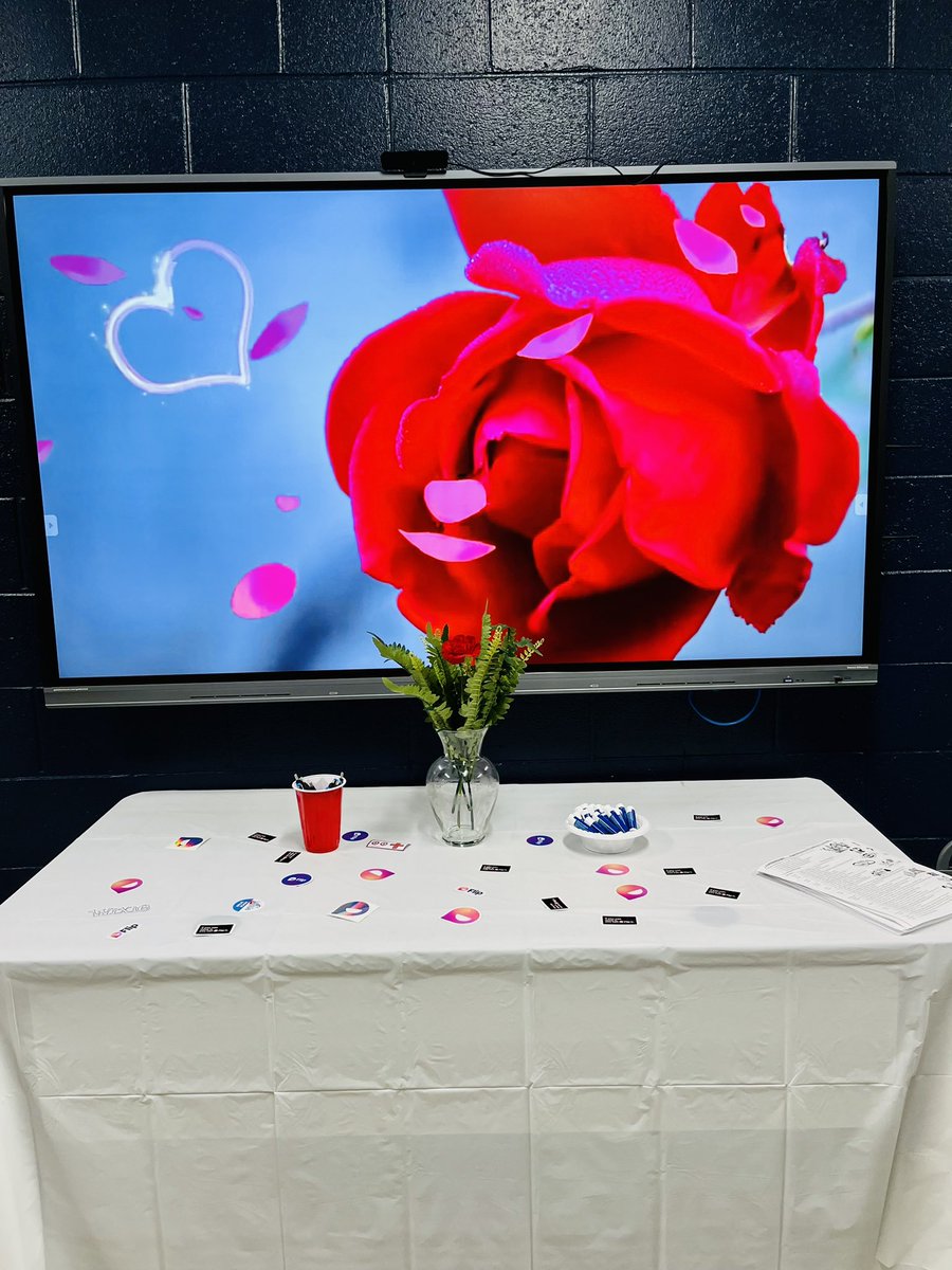PenniArner1's tweet photo. We loved on our new teachers and mentors today @HendricksMiddle with Sweet and Salty Treat Day! We appreciate our induction team for providing the yummies! HVD! #newteachers #mentoring https://t.co/mTXhudqciC