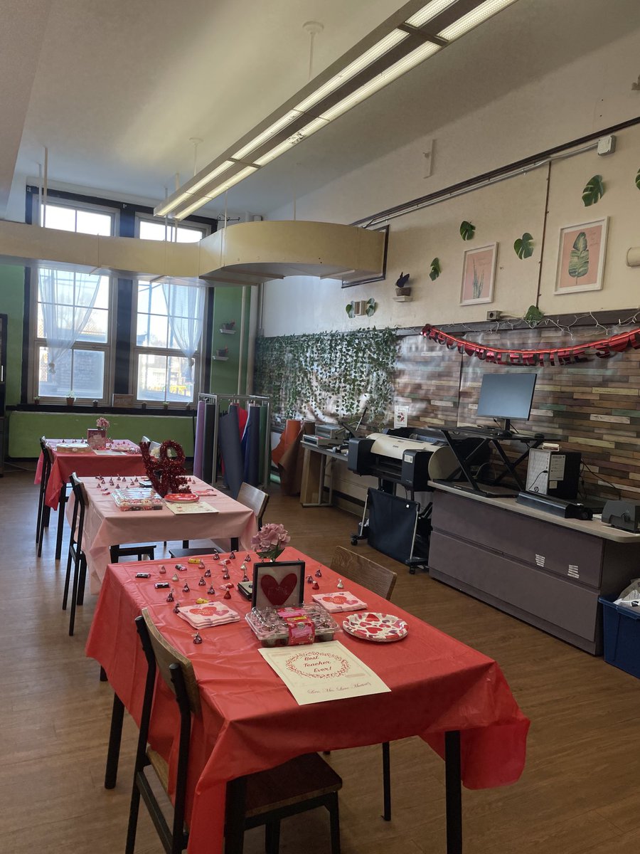 rocamala2009's tweet image. Love my staff, and this was a small token of my appreciation for all they do! I love learning with and from then every day! ⁦@HarmsElementary⁩  #dpscd #happyvalentine