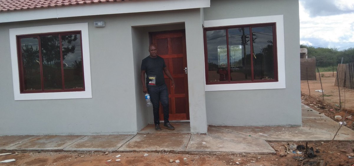 RassieMaepa's tweet photo. Service Delivery to our people. We are finishing to build 37 RDP houses at Rebone in Ward 03 Mogalakwena. The Ward of the EFF. @EFFSouthAfrica @Julius_S_Malema 
@FloydShivambu
@MathibeRebecca https://t.co/GJi54TFIQ1