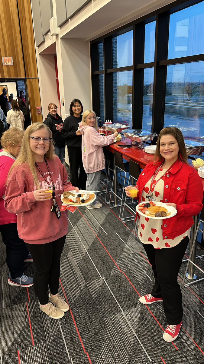 PjetrovicWest's tweet image. Pancakes for Valentines Day ❤️💝🍫🥞#Westfam