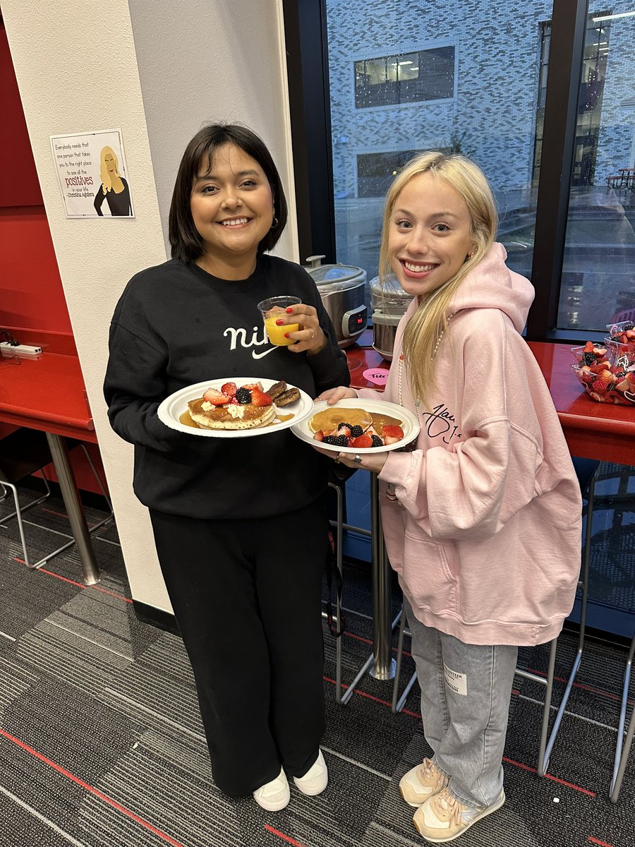 PjetrovicWest's tweet image. Pancakes for Valentines Day ❤️💝🍫🥞#Westfam