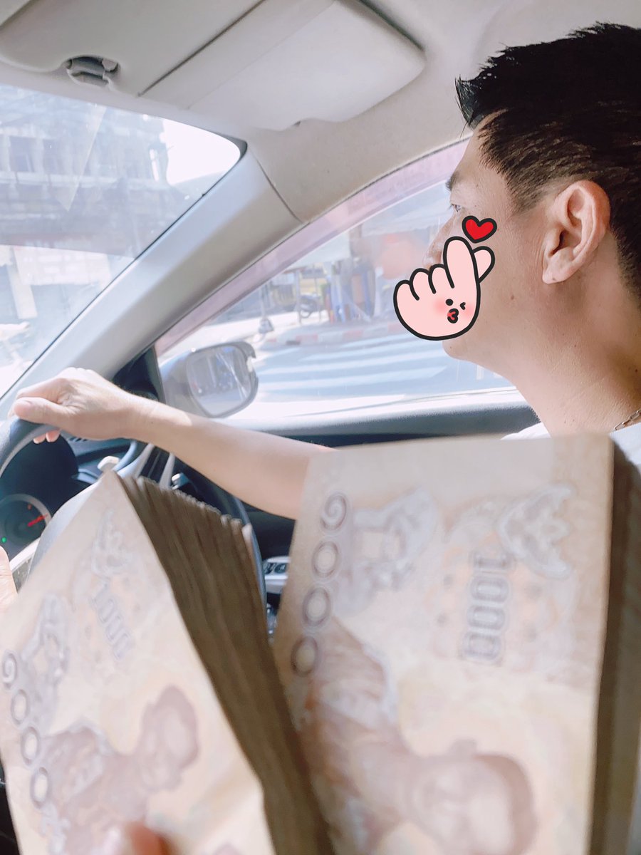 bpoi_morphine's tweet photo. นึกว่าจะไม่มี Surprise เช้าๆขอขับรถไปส่งทำงาน ขอบคุณนะคะ พร้อมกับคำพูดน่าร๊าก “หนูอ้วนไม่ใช่ปัญหา เพราะหนูน่ารักในแบบของหนู” #สาวอ้วน #อ้วนก็มีดี https://t.co/fGLbpTfiMe