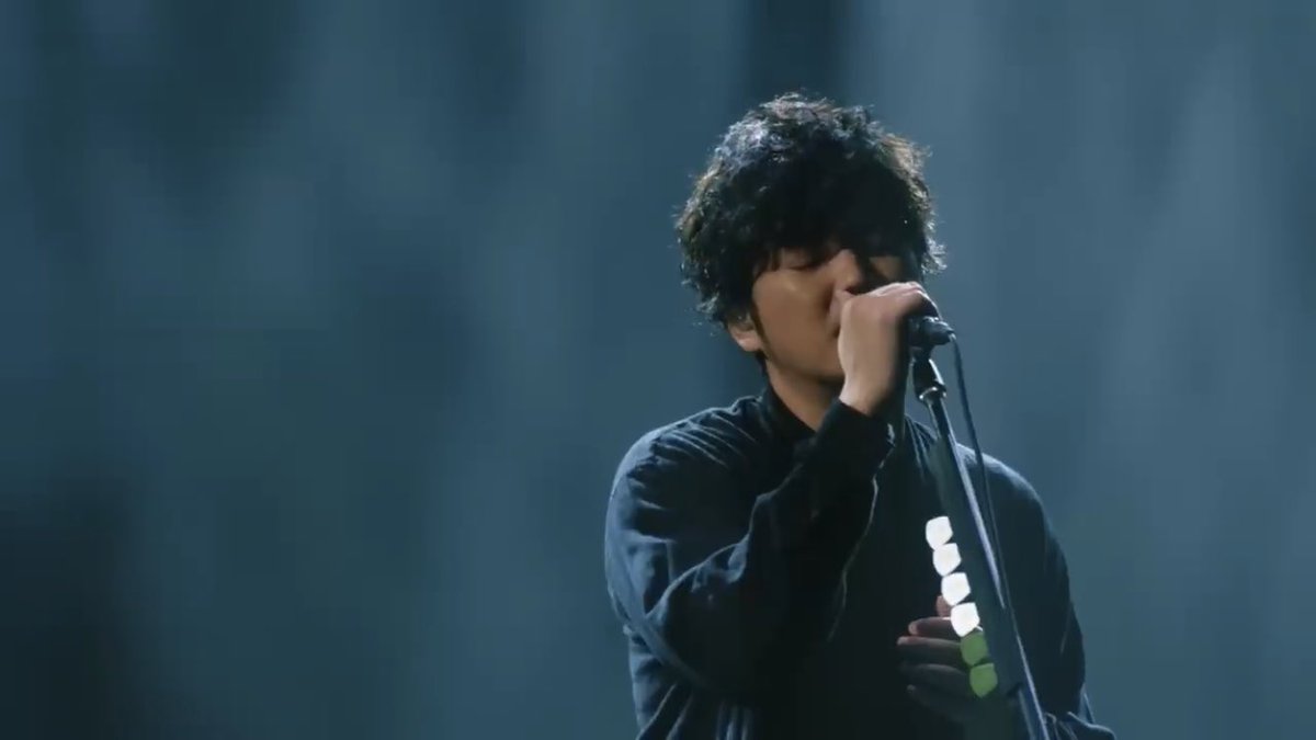 urokoneko321's tweet photo. 秦 基博「イカロス」 -PREMIUM LIVE「ICARUS」ver.- https://t.co/LLvkTEdd4y @YouTubeより

何度も見返せるから素敵な瞬間が
切り取れる✨✨

秦くんの左手の動き。。
ギュッと握る手が好きです🥹

歌い上げる時の横顔も好きです🥹

#秦基博
#イカロス https://t.co/CKPrlRdrMF