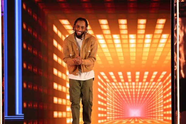 Dancing with Myself by Shakira tweet media