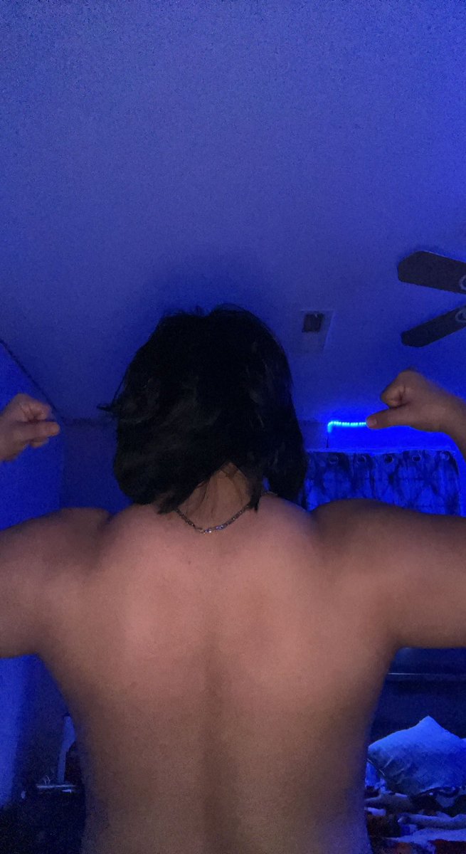 BryanMa81465636's tweet photo. Built my back like mf 🐢 shell but what do y’all 🤔 #explorepage #gymrat #guat #backgain https://t.co/mjIlwD28d6