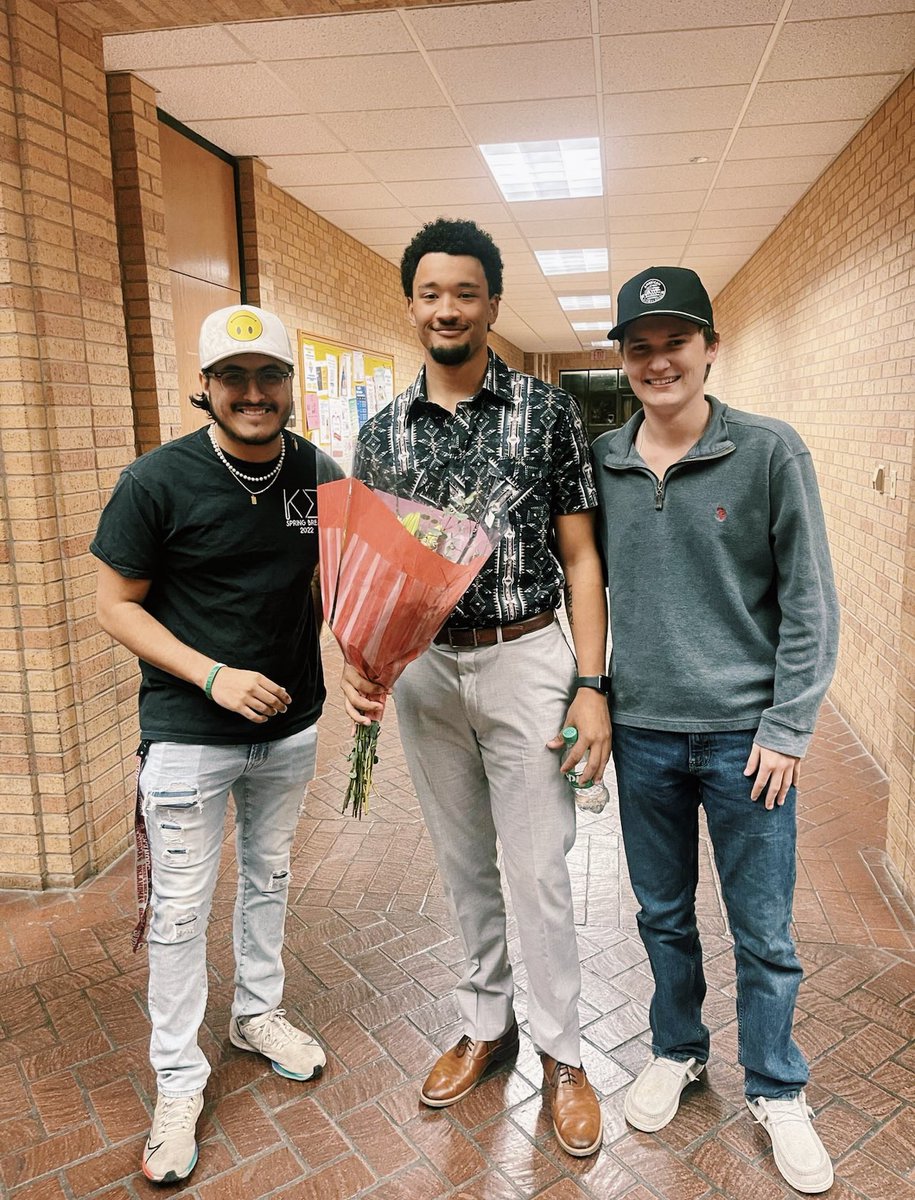 A big thank you to the men of <a href="/asukappasigma/">ASU Kappa Sigma</a> for the beautiful flowers tonight for Valentine’s day and for always being so supportive of our chapter, you guys are the best!! 🫶🏼🫶🏼