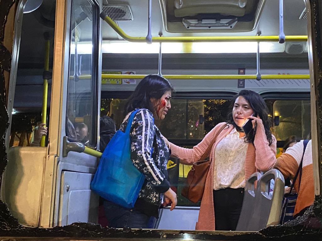 lopezdoriga's tweet photo. Esta noche chocó una unidad del Metrobús en Reforma e Hidalgo; el saldo es de 20 heridos. 

https://t.co/BCLzkl9oUM

(Vía @i_alaniis)