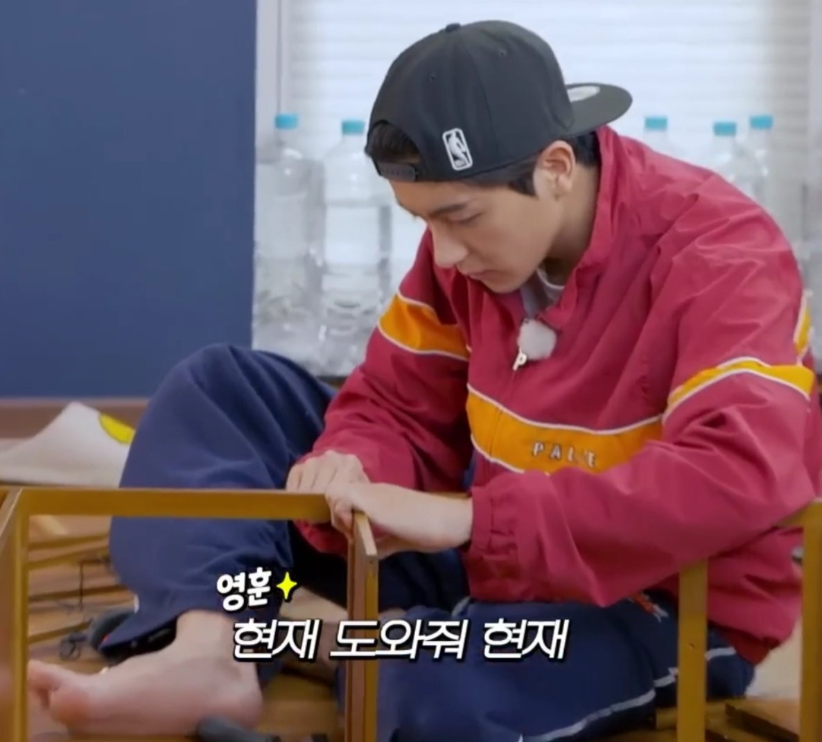 kpop-male-feet-on-twitter-hyunjae-feet-the-boyz