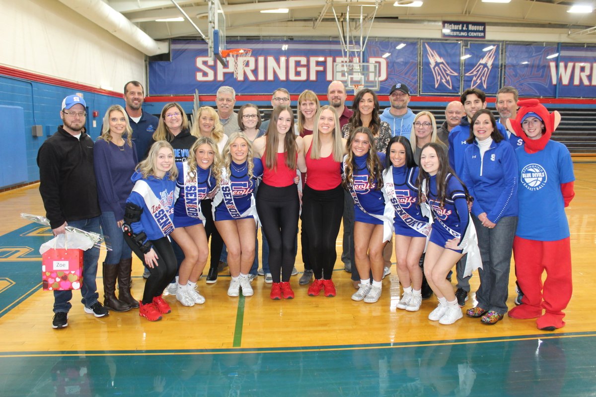 sfieldathletics's tweet photo. Cheer &amp; Dance Senior Night! It's been a pleasure watching you cheer/perform the last four years! Congrats to our seniors and their families! @CheerDevilsSHS @dancedevilsshs @springfield_com @sfieldHS https://t.co/YuiGrDJtOl