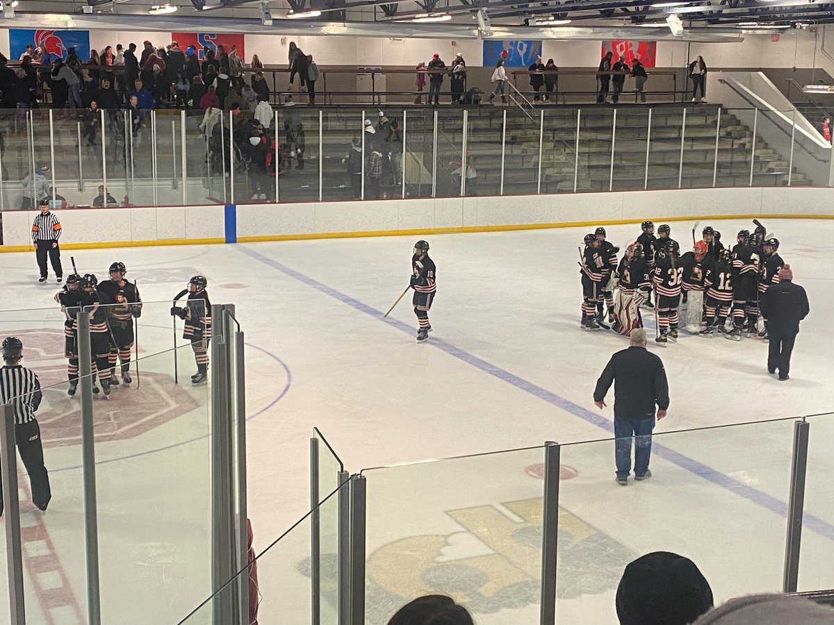 🏒 Girls Hockey FINAL

Riveter Girls battled but couldn't overcome the Spartans, falling to Simley 4-0.

🏒 Riveters finish the season with a record of 11-14-2. Thank you to our 4 seniors for your dedication &amp; commitment to the Two Rivers/St. Paul program‼️

#RollRivs