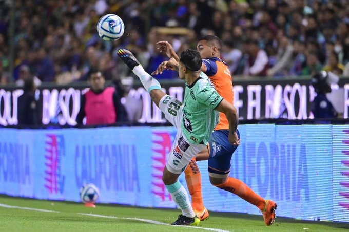 🔥¡GANÓ LA FIERA!🔥

Con goles de Lucas Di Yorio y Paul Bellon, el León derrotó a un Puebla que está en plena crisis.

Larcamón derrotó a su ex equipo.

🦁 #León 2-0 🎽 #Puebla
#Clausura2023 #LigaMX