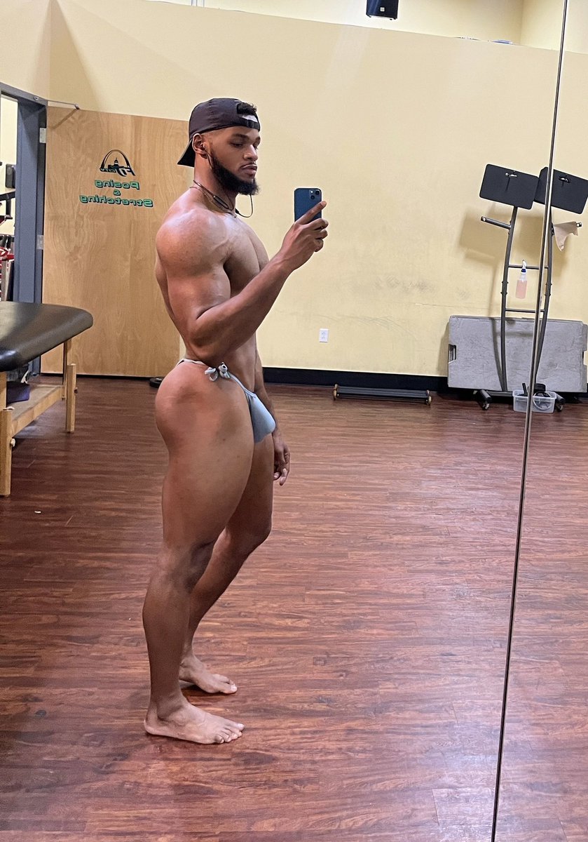 Biggbanni's tweet photo. Give me a reason 😌💪🏾 https://t.co/IZIr4K9LvT