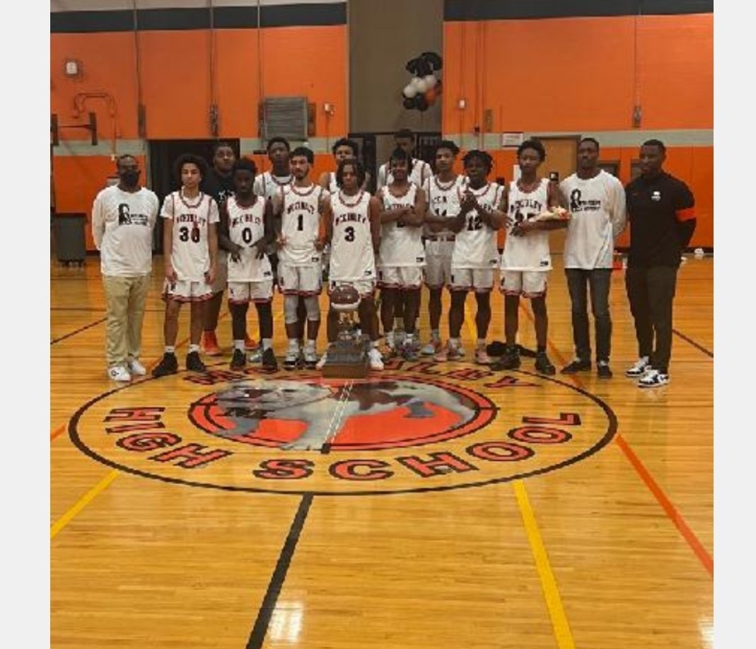 MckBasketball's tweet photo. McKinley wins its 3rd straight
Yale Cup. Defeating Bennett 90-66
Mekhi Williams 28 Pts
Sajon Beasley 23 Pts
Azari Adugnae 12 Pts
Kevin Borden 10 Pts 
@centercourt42 @_AsstMacksCoach @ADAubreyLloyd @wnyhoopmania @LafayetteY2K https://t.co/g14xglHBL7