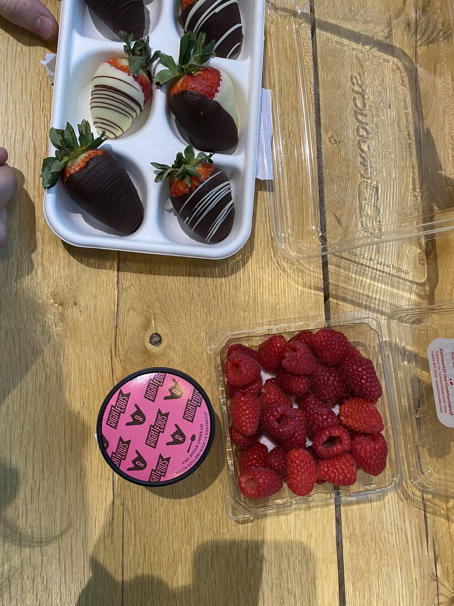 figbased's tweet image. valentines picnic a la whole foods