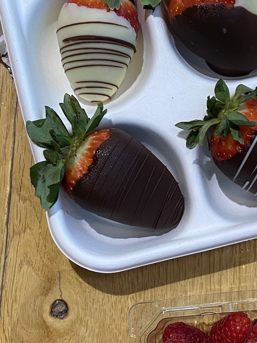 figbased's tweet image. valentines picnic a la whole foods