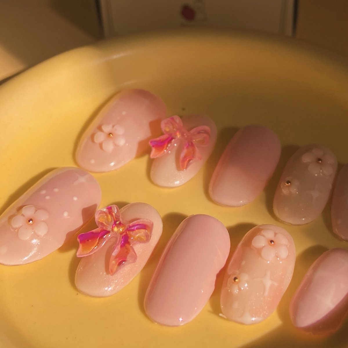 bymirasoul's tweet image. — life lately 🫧💛🌸