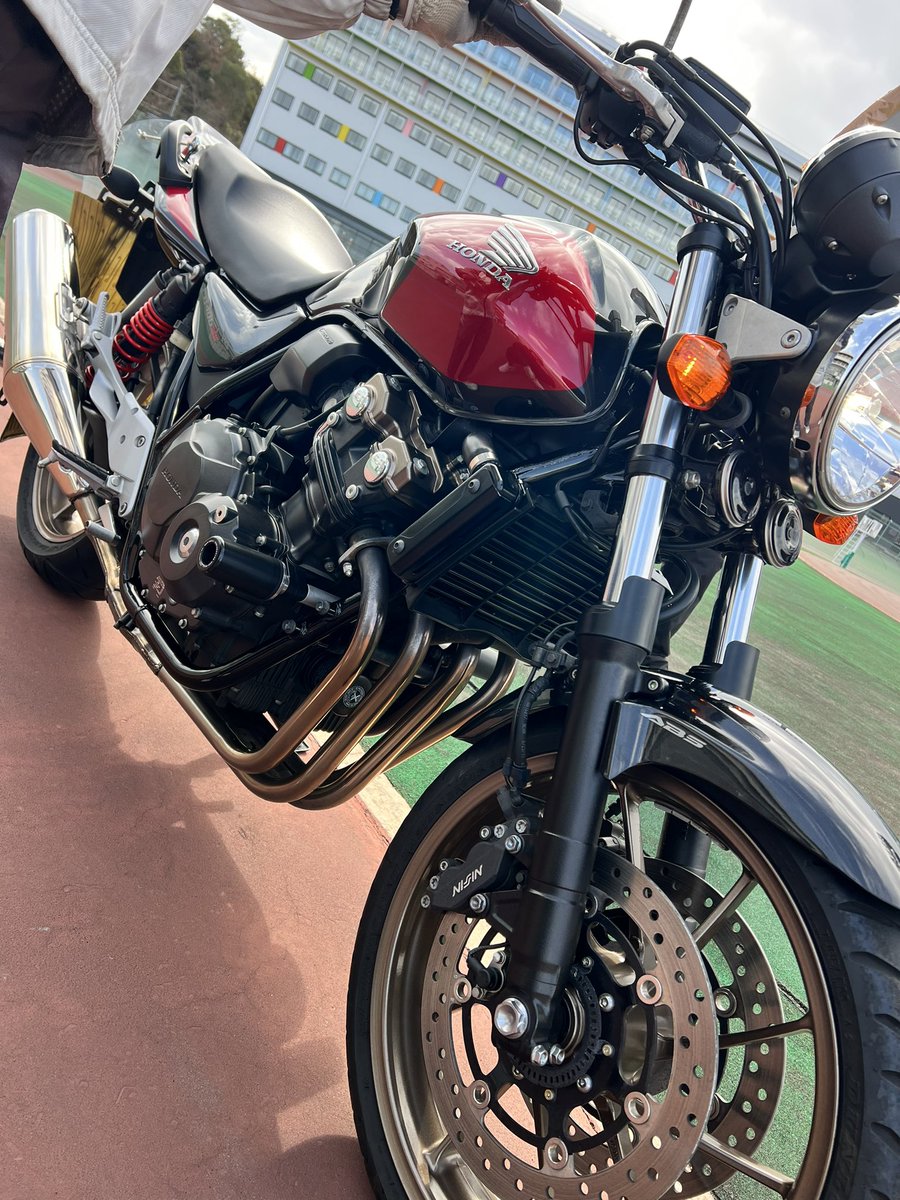 oky_3210's tweet photo. 長年頑張ってくれたCBからおNEWのCBへ！
岡山の選手強くなる！！！

#競輪 #競輪選手 #競輪好きな人と繋がりたい #競輪の魅力を伝えよう #玉野競輪 #競輪好き #競輪選手を応援しよう #競輪選手会岡山支部 #玉野記念 #瀬戸の王子杯 https://t.co/uS2FGyJvcA