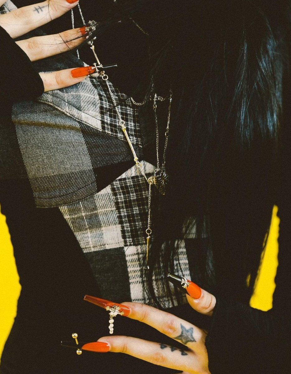 inmylimbo's tweet image. billie eilish showing off her new tattoos via instagram! 👀