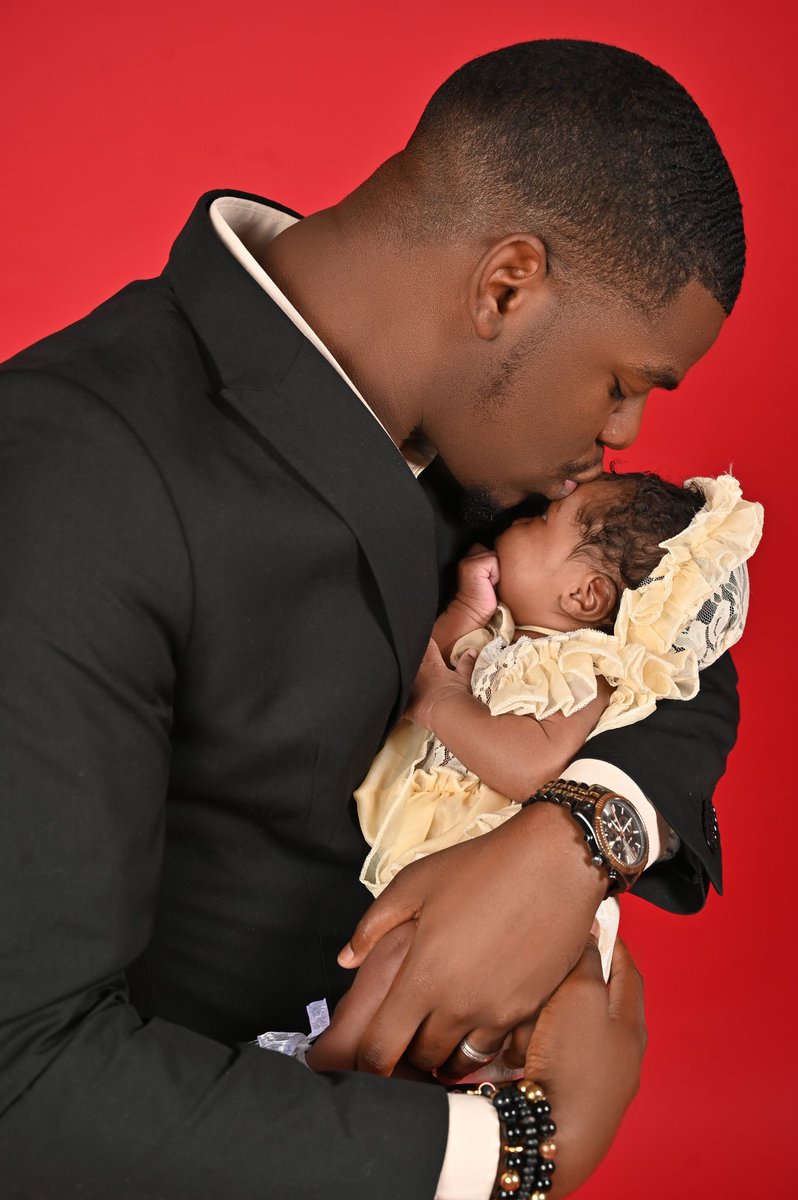 TylerNAllen's tweet photo. Happy Valentines Fay from my family to yours 🥰😍 https://t.co/ecyEkDZmVf