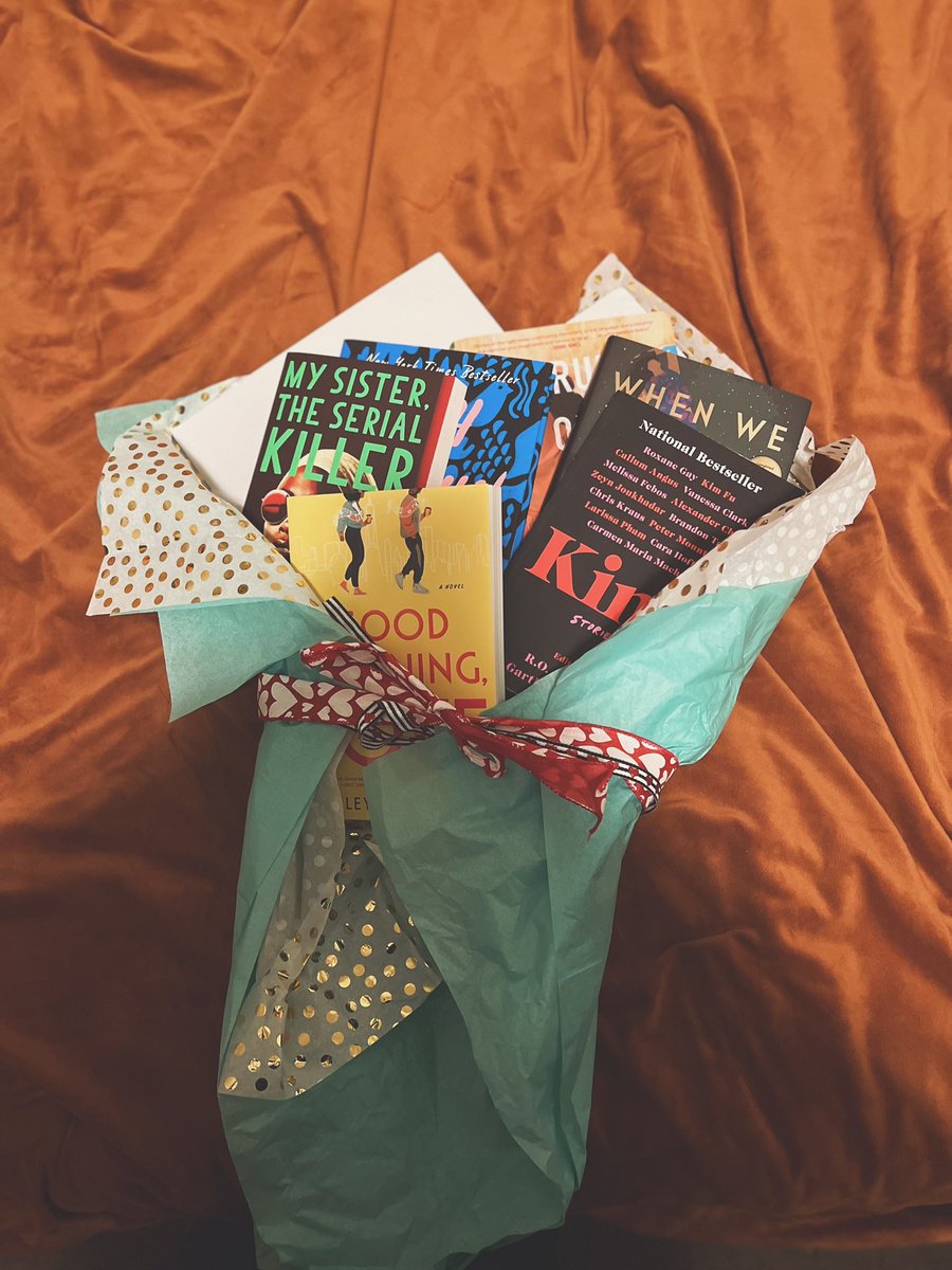 i’m about to fucking cry. this man made me book bouquet with books from my favorite bookshop 😭