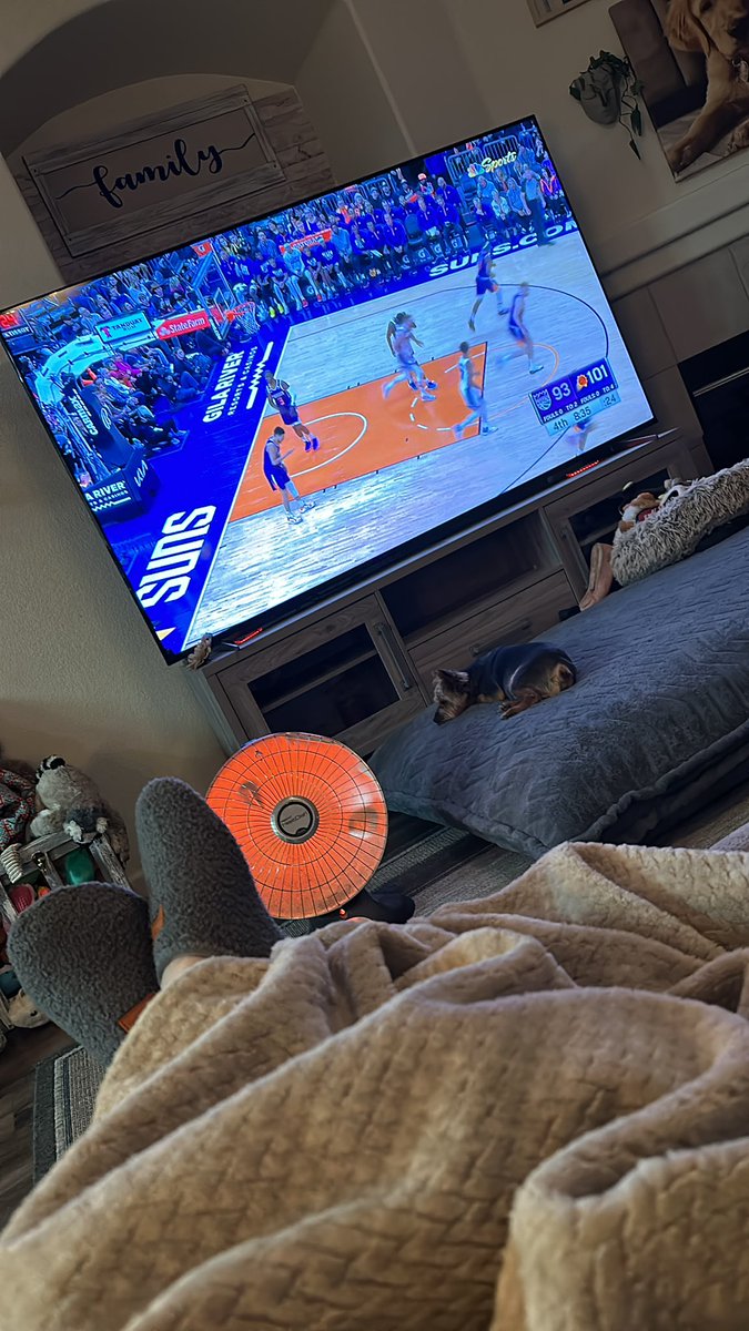 ❤️Valentines Give away ❤️!! 2 lower level tickets to March Game . Must RT - show me how your watching the Kings 🙌🏽#BeamTeam #SacramentoProud