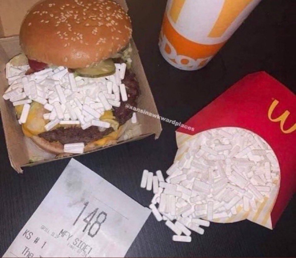 holybibleofpop's tweet photo. @heavcnlymc @PoeBase Or the burger https://t.co/eSZWIPJjlz