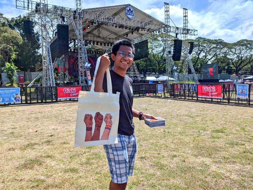 scmp_upd's tweet photo. Tampok sa booth natin ang mga merchandise, prayer wall, photobooth, petitions, at sign-ups na siyang kinagiliwan ng God's Princesses.
Hanggang Sabado tayo! Tara sa UP Fair at dumugin ang ating booth bilang God's Princesses against Mandatory ROTC!
#KaisaKaSaMusika
#JoinSCMPUPD https://t.co/A0z42eZj2o