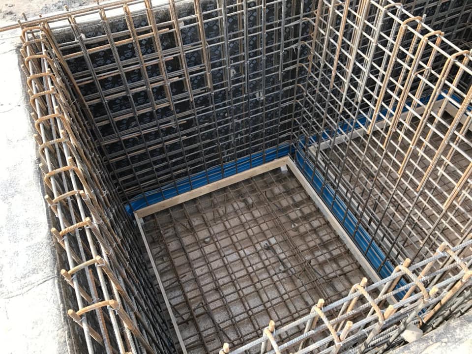 eng_gabri's tweet photo. يعد استخدام مانع التسرب waterstop ضرورة حتمية في مواقع البناء وعند أجزاء معينة من الهياكل التي من الصعب إتمام عملية الصب لهذه الهياكل دفعة واحدة.
تصب الهياكل الكبيرة عادة على عدة مراحل مختلفة حيث ليس من السهل صب الهياكل الكبيرة في وقت واحد حيث سيتطلب صب الهياكل .
#waterstop https://t.co/y1sohUzZsm