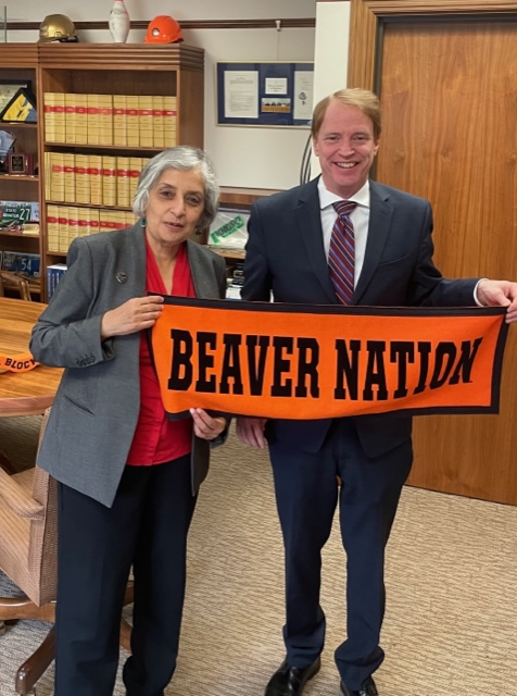 OregonStatePres's tweet photo. Spent Tuesday in Salem with hard-working elected Oregon state senators and representatives. We discussed higher education priorities and @OregonState. Looking forward to collaborating on these important issues. @SenatorKnopp @sollmanjaneen @HaiforOregon @FredGirod @katefororegon https://t.co/S48ZKgcjbf