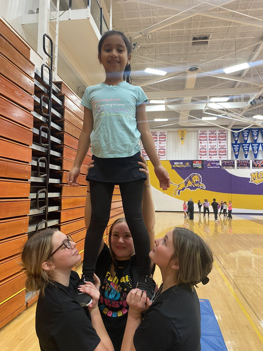 Monarch_Cheer's tweet photo. Full Out Fiesta was SO much fun!!!!  Thanks to all who joined us!!  #MonarchPride https://t.co/R5JURhDrNm
