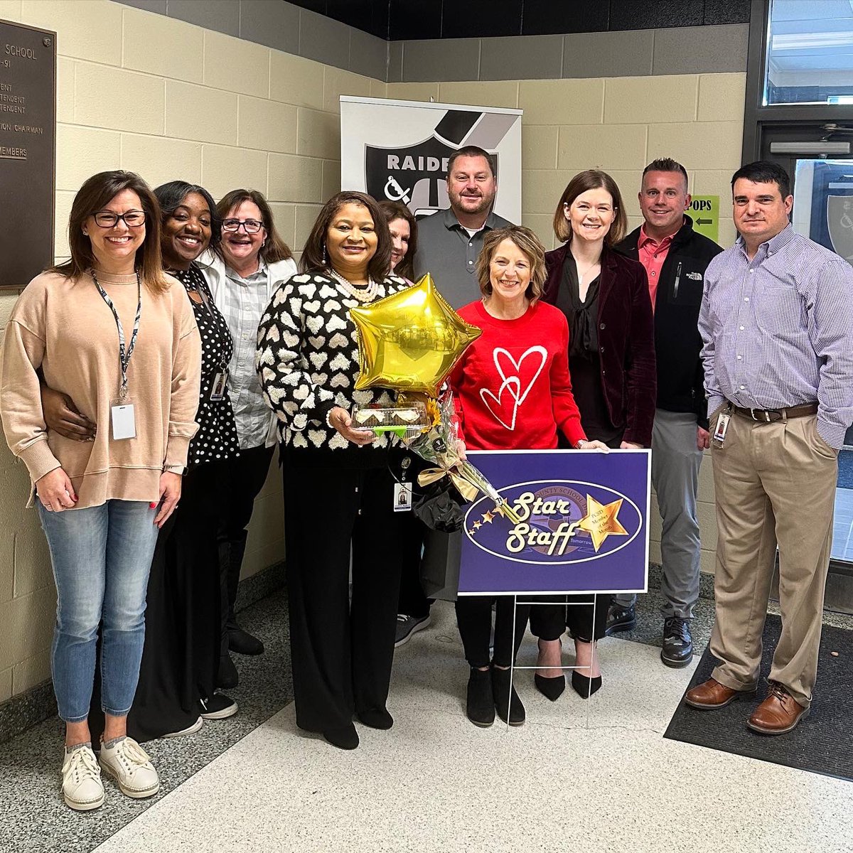 Congratulations to our very own Mrs. Heppner for winning the Star Staff Award! She has been at East Paulding High School since its opening and we appreciate her contributions every day! ⭐️