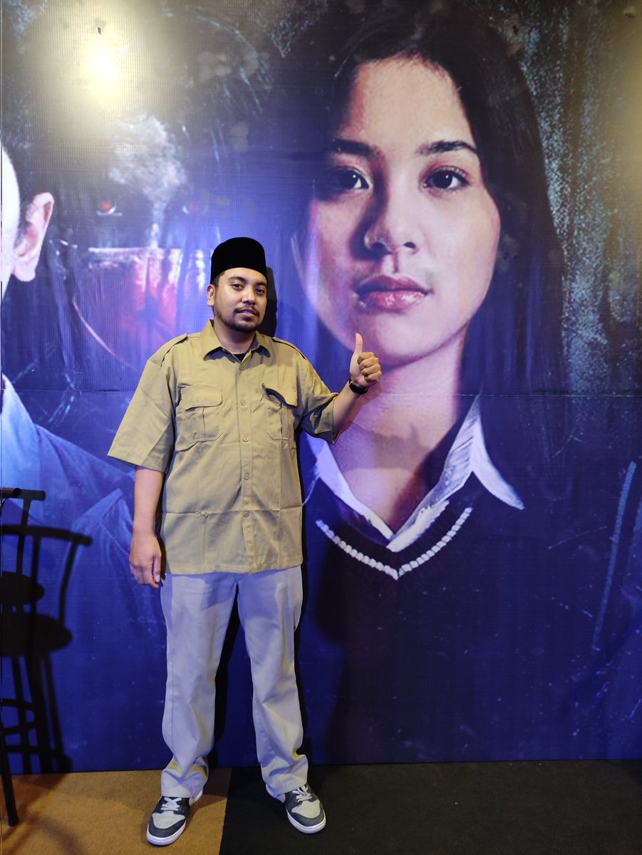 snogthenbite's tweet photo. selamat ulatah buyutnya azizi @A_ZeeJKT48 !
semoga selalu diberkahi kesehatan, rezeki, dan terhindar dari asam urat di usia emas pengunjung taspen ini!
stay bold, brodi! @terbatasjarak
#1PUN9TODAY
#hestektaek
#19fakinsyit
#tapigapapa
#jenengeaeulatah
#ultahpakmul
#MulObras https://t.co/rMf2QigQ2o