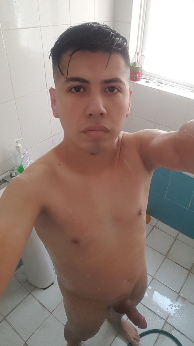 FrancisLQR0's tweet photo. @FerSinaloa33 Que bien bb aunque me gustaría estar desnudo junto a ti se puede 😊😏🙈 https://t.co/XPy3iwwjMf