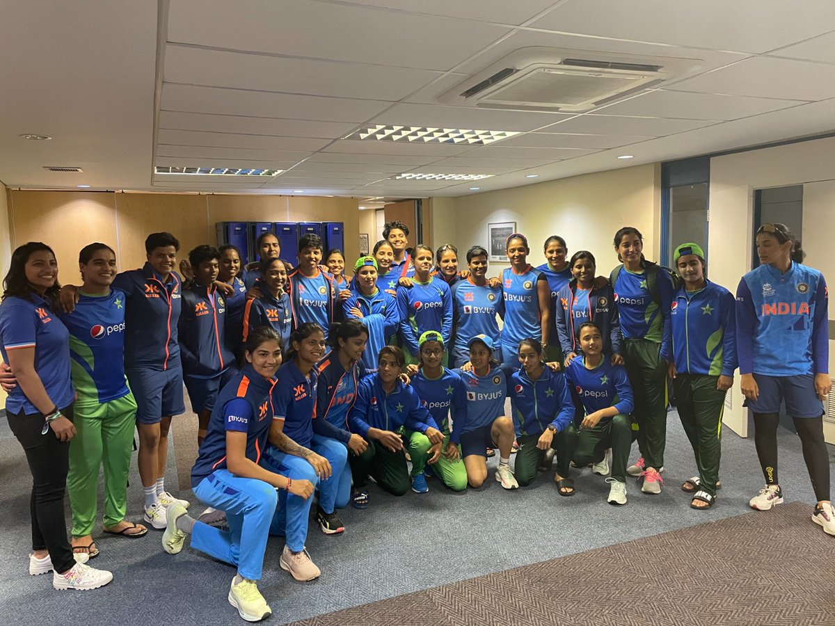 TheRealPCB's tweet photo. 📸 A #SpiritOfCricket moment following the #T20WorldCup clash 🤝

#BackOurGirls | #INDvPAK https://t.co/jcI8OI2Cwg