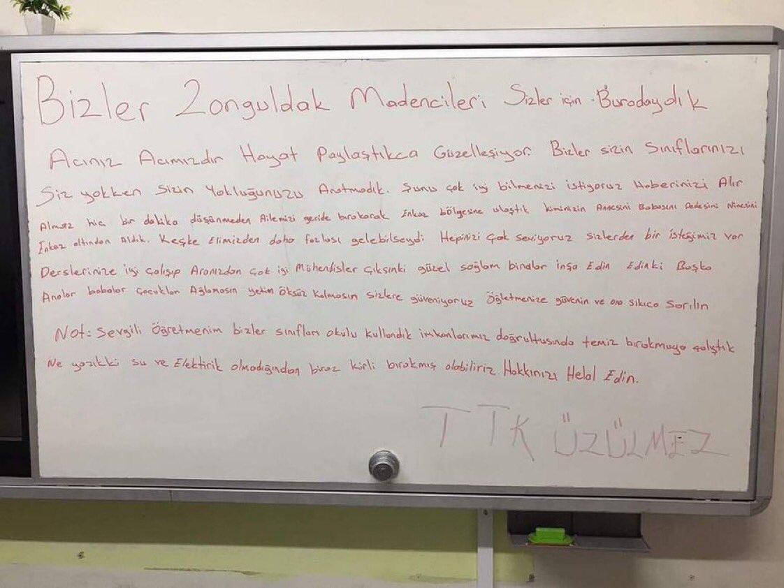 Zonguldaklı kahraman madencilerimiz, deprem bölgesinde konakladıkları okulun sınıfında öğrencilere ve öğretmenlere not bıraktı. ❤

Duygulanmamak elde değil...