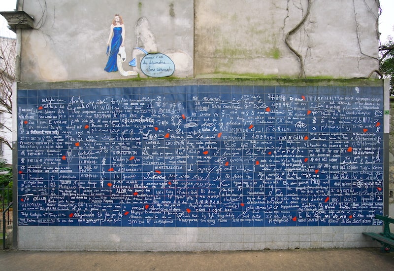 Valentine’s Day (tomorrow!) is celebrated in France... but not in quite the same way as some other countries. Here's what's different! offbeatfrance.com/valentines-day…
