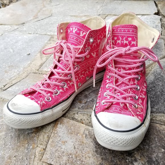meetthemosleys's tweet photo. So good I had to share! Check out all the items I'm loving on @Poshmarkapp from @Xvintage2vogueX @affordinstyle #poshmark #fashion #style #shopmycloset #softsurroundings #bananarepublic #converse: https://t.co/nIWCCkNzo1 https://t.co/DjROCbQrWH