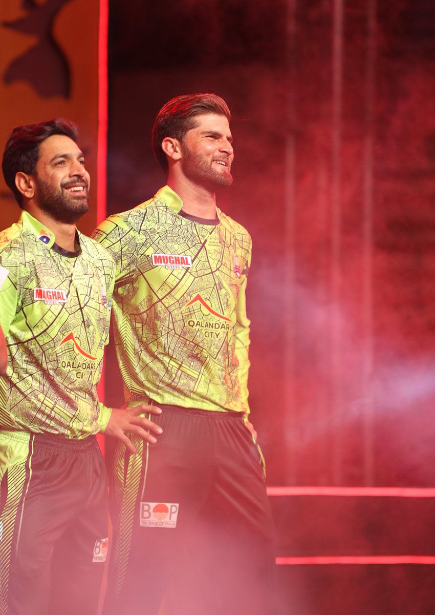 bukharii17's tweet photo. We go again, back to back titles loading IA. 
Come on @lahoreqalandars 💚 https://t.co/e1xdzTbg5N