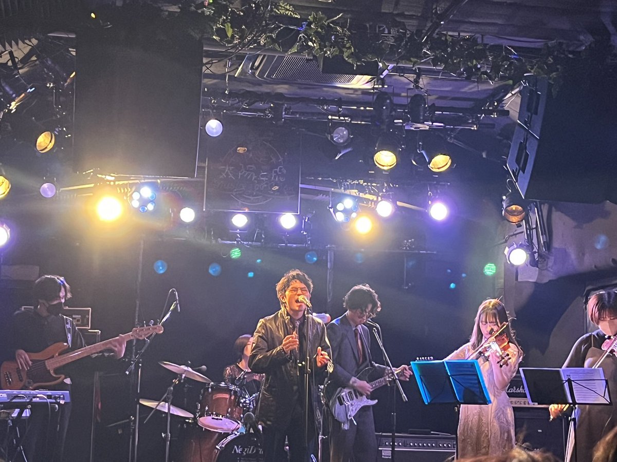 sounds_circle's tweet photo. 神戸大学軽音サークルSoundS
です！！このアカウントでは私たちの活動内容や新歓イベントなどについての情報をお知らせします！！
皆さんとお会いできる日を楽しみにしています！！
＃春から神大
＃春から神戸大学 https://t.co/9qEWbryJhI
