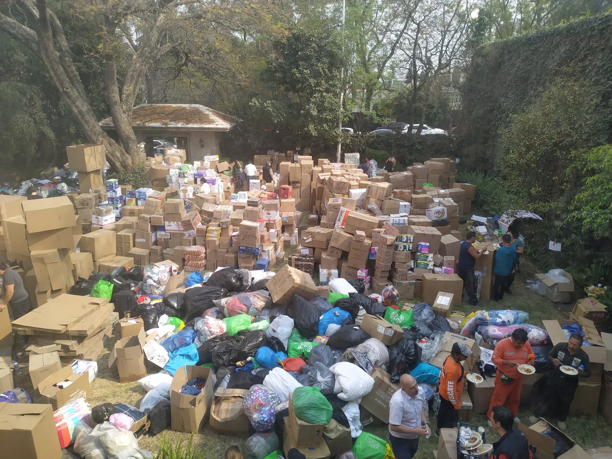 TC_MeksikaBE's tweet photo. Necesitamos voluntarios mañana de 9:30-20:00 en la dirección de Monte Blanco 1245. ¡Gracias! https://t.co/HMoozP0Unk