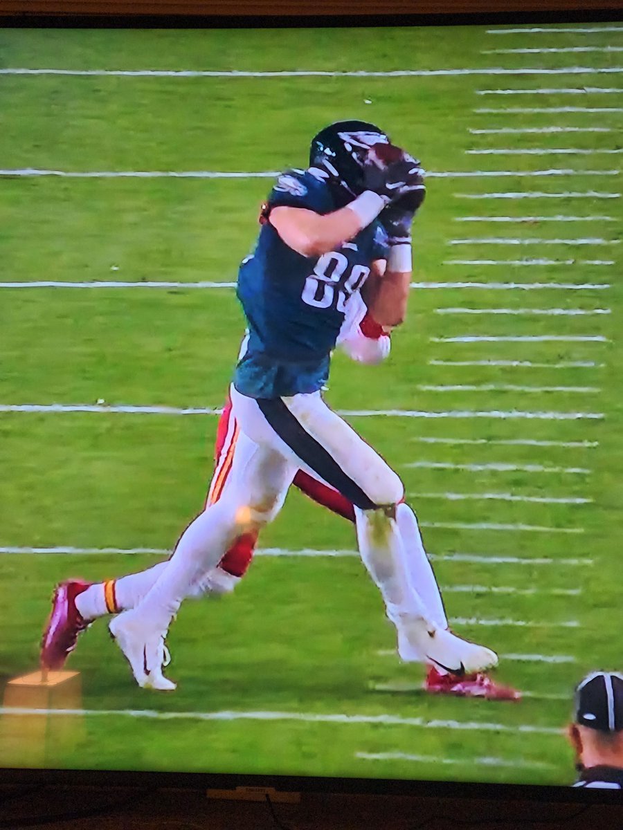 FaithForFathers's tweet photo. The NFL has made the definition of a catch so complicated. I want them to get the call right, but come on. Possession and two feet down...move on. https://t.co/vRT31bFgPX