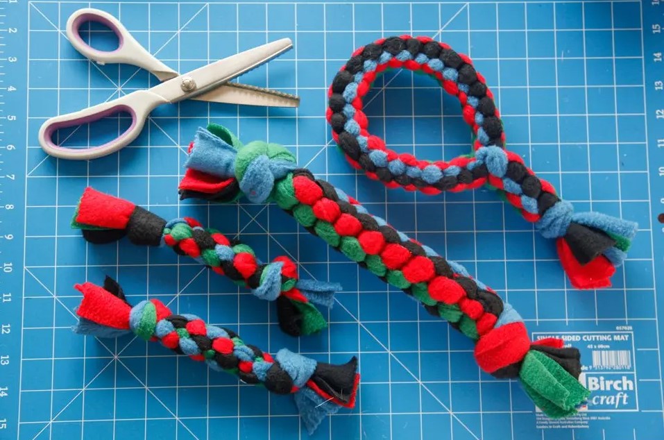 PNGRotary's tweet photo. Join us tomorrow as we make dog toys for the Oregon Humane Society!

https://t.co/g2cRFBrmJh https://t.co/YKmsqN25ad