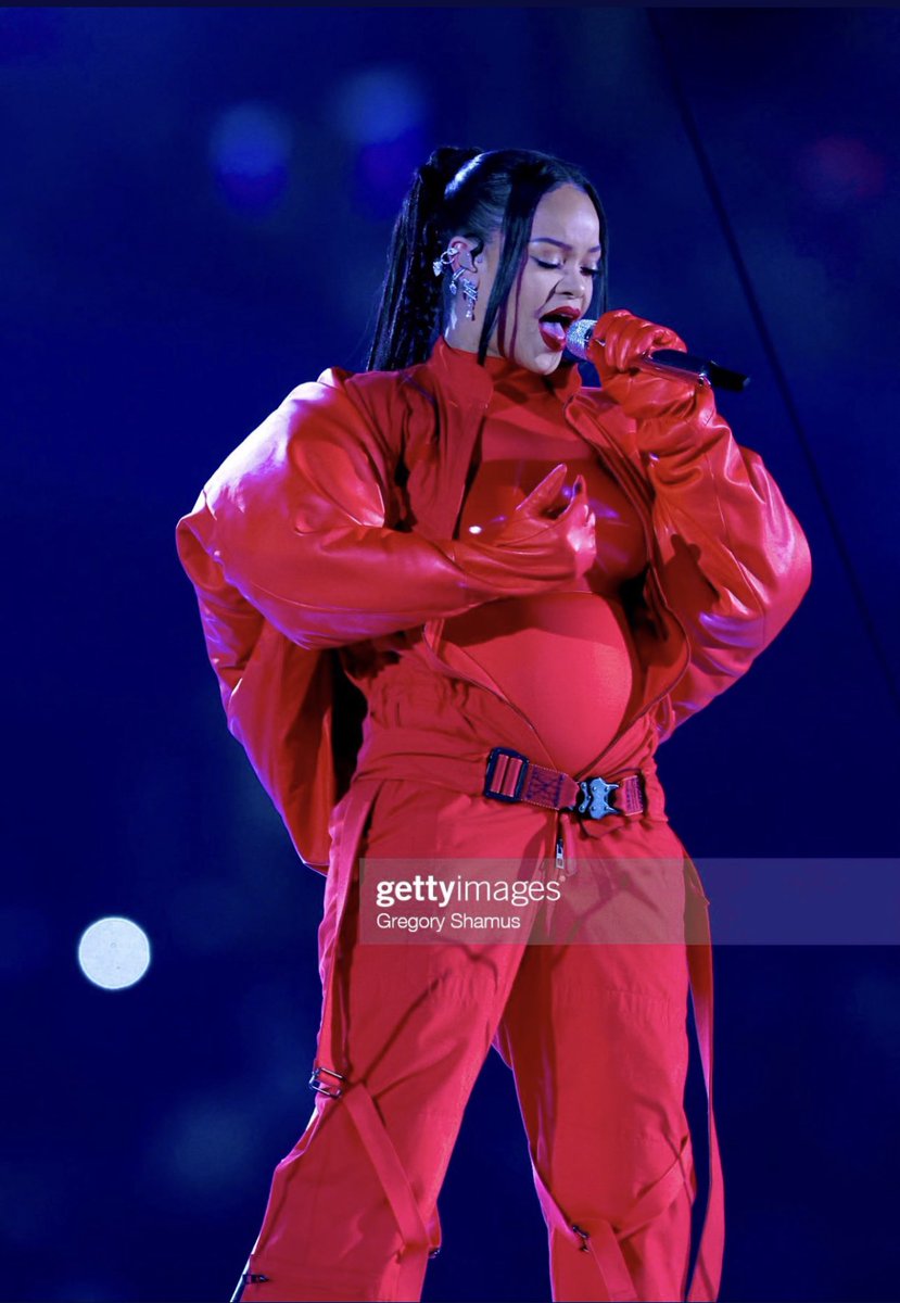 Absolute QUEEN 💗💗💗 #SuperBowlHalftimeShow