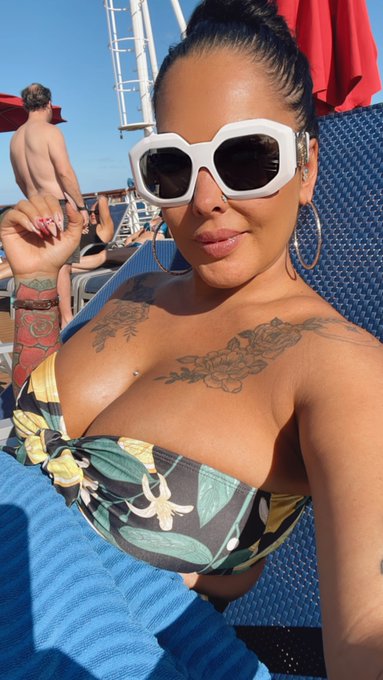 Let the vacation begin  https://t.co/QJ1jn7NmZt https://t.co/O54aScAh1z