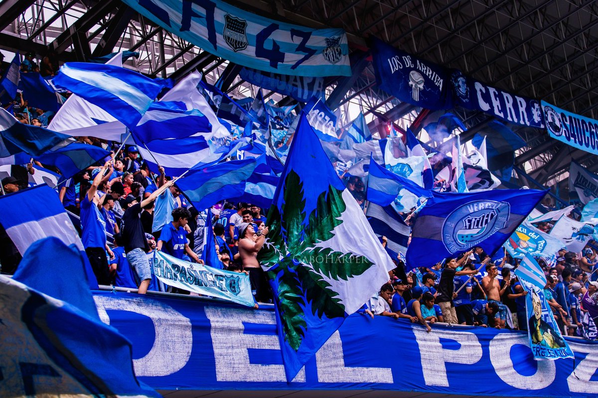 Gabo_Harper's tweet image. Les dejo un hilo con las postales del día de ayer, fue un día maravilloso se aprovechó la oportunidad al Máximo y espero pronto estar nuevamente en cancha y hasta entonces seguiré en mi pío alta o baja espero que disfruten mucho de lo que dejo la #ExplosionAzul ayer!!