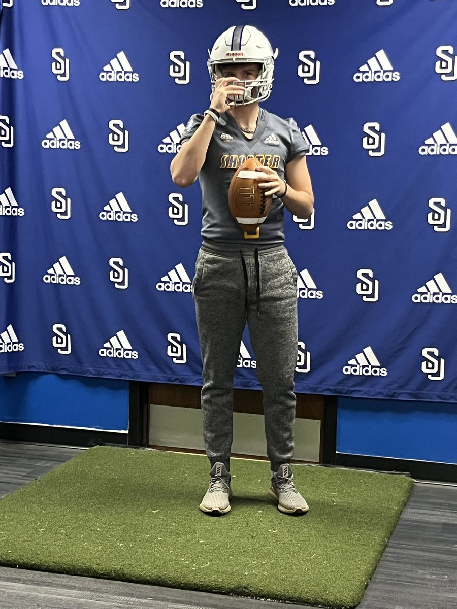 ClintonChase13's tweet photo. Signed baby!!! @Shorter_FB @coachmorrison58 @SU_Coach_Robles @tcstorches @PrepsNet @8ManExtreme @CM_gridiron https://t.co/FSpWGP9mPa