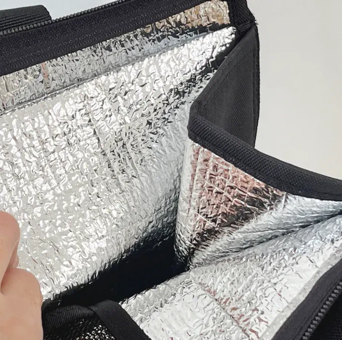 【無印良品】買い物バッグの正解、これじゃん!荷物が10kg入る「大容量バッグ」収納力すごすぎるよ!無印良品の「ポリエステル 買い物バッグ 大」が大容量!耐荷重約10kgで、荷物がたっぷり入るの!内側がアルミシートになってるから、食料品の持ち運びなどで大活躍です 