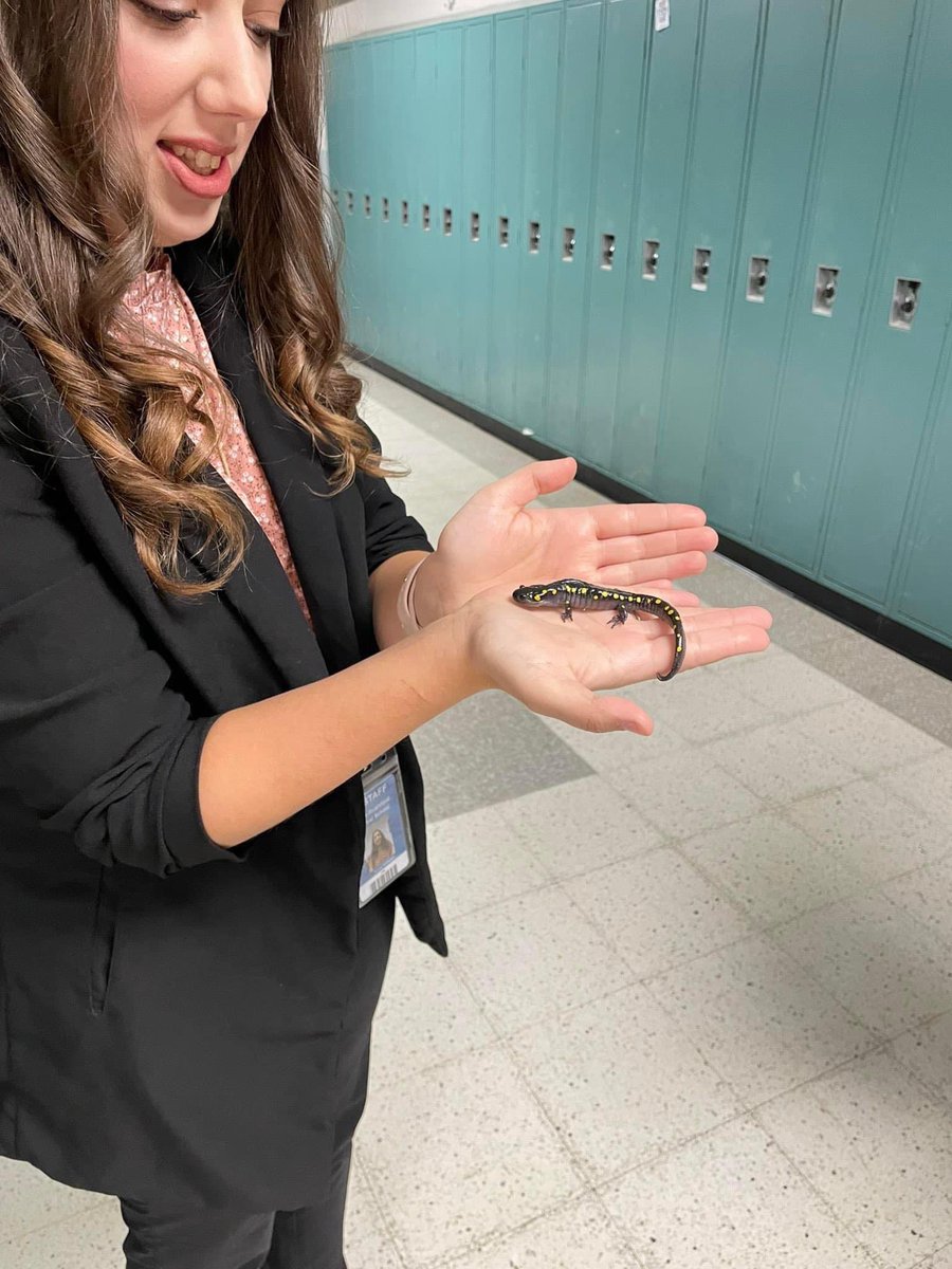 RalstonK's tweet photo. Follow her to see all that’s happening in Science 8 at #mycrcs. She dances during advisory, participates in spirit week, doesn’t hesitate to save a lizard in the hall, and is a GREAT addition to CR! @tgallaghercrcs , #saturdaymorningshoutout is all you! https://t.co/TLgiImM5MF